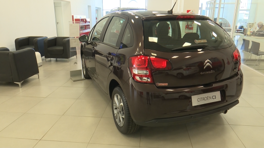 La mayoría de las concesionarias no tienen listas de precios, pero algunas apuestan a las ventas