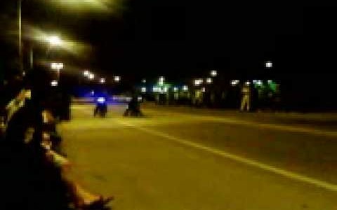 Indignación por un video con dos jóvenes corriendo picada de motos