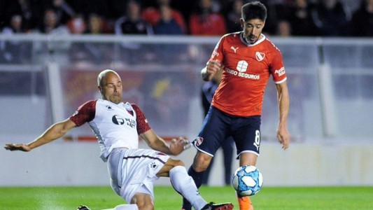 Colón fue superado en todo y cayó ante Independiente