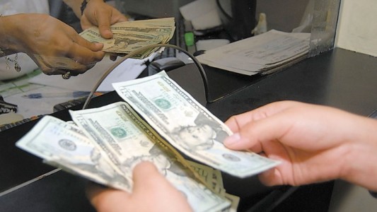 Tras los anuncios de Lacunza, el dólar abrió en alza