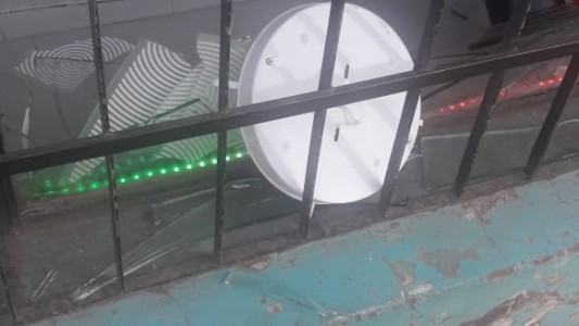 Robó y más tarde regresó al comercio a buscar "sus elementos"