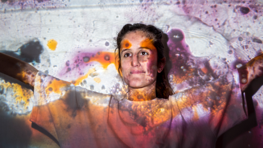 Agustina Cortés presenta "Piñata interior"