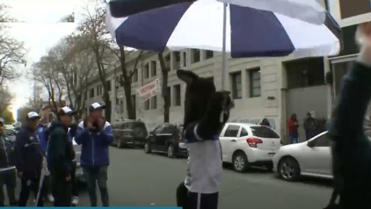 Boom Maradona: largas filas para asociarse a Gimnasia en La Plata