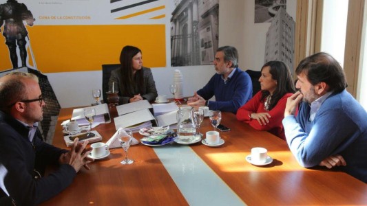 Mondino y la deuda municipal: "Hay muchos papeles y poca información"