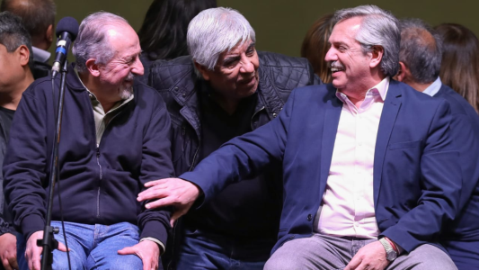 En un acto con Alberto Fernández, la CTA anunció la vuelta a la CGT