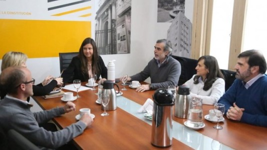 Jatón y Corral se reúnen este lunes en el marco de la transición municipal