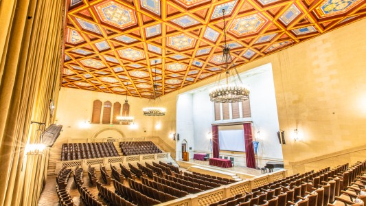 A días del debate presidencial, presentan la manzana histórica restaurada