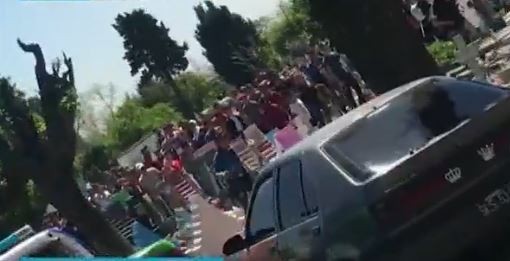 Cortejo tumbero: despidieron a los tiros y con saqueos a un joven que murió al chocar con una moto robada