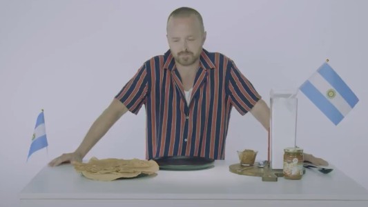 #BreakingBad: Aaron Paul espera el estreno comiendo panqueques de dulce de leche