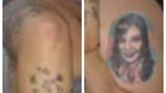 En la previa a las elecciones, una militante se tatuó a CFK en la cola