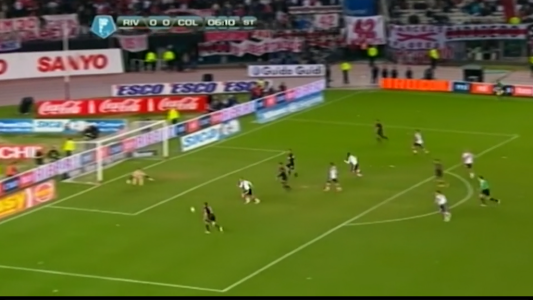 Dos finalistas continentales frente a frente esta noche