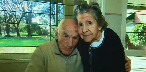 Murió Hugo, uno de los ancianos abandonados en un bar de Rosario por su hijo