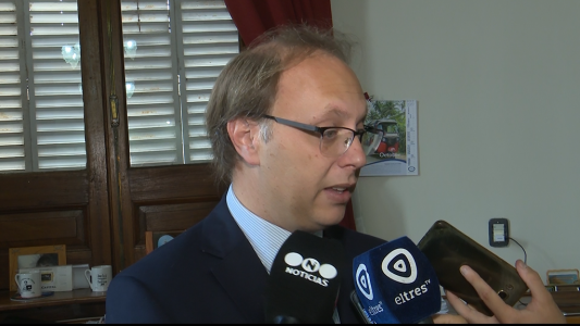 Saglione garantizó el pago de sueldos y aguinaldos en la provincia