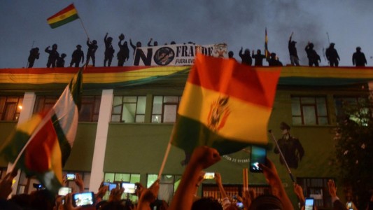 Enérgico rechazo de la UNL al golpe de Estado perpetrado en Bolivia