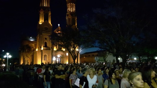 Multitudinaria marcha pidiendo justicia por Gabriela en la ciudad de Esperanza
