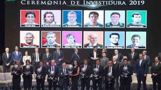 El Batigol y el Pupi Zanetti entraron al Salón de la Fama del Fútbol