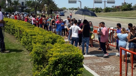 Notable convocatoria frente a Telefe Santa Fe en el marco de la movida solidaria