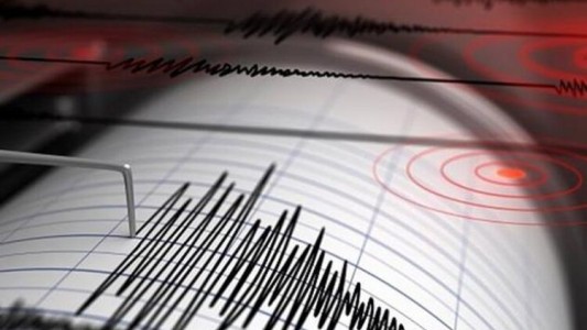 Un fuerte sismo sacudió la región central del país y se sintió en Santa Fe