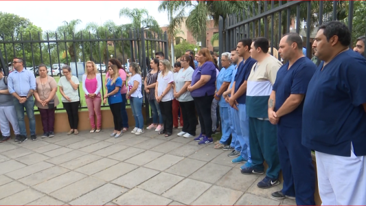 Abrazo simbólico en el Alassia para reclamar justicia por la muerte de Diego Zabala