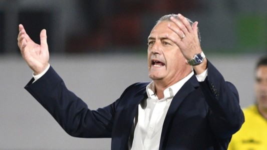 Alfaro: "Cuando deje de ser el DT de Boca, iré a Conmebol con los videos y que me expliquen"