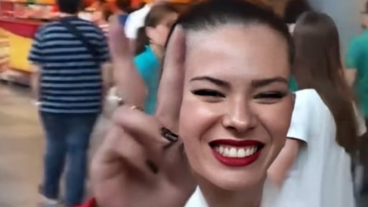 Soltera codiciada: la foto post separación de la China Suárez en malla de cara al sol