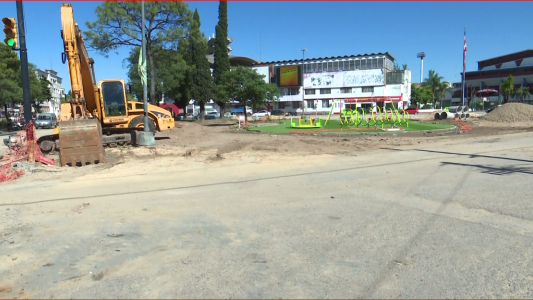 Comerciantes y vecinos de Avenida Freyre y Boulevard se quejan por las demoras en las obras