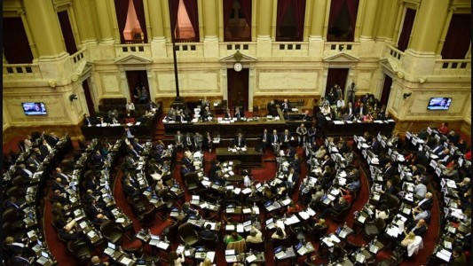 Juran los 130 diputados nacionales electos y designan a Massa presidente de la Cámara baja