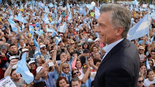 "Más juntos que nunca": Macri encabeza su despedida en Plaza de Mayo