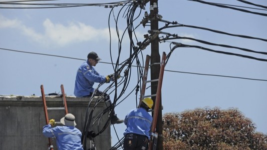 La EPE trabaja para restablecer el servicio eléctrico en algunos barrios del oeste
