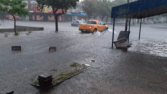 En total fueron evacuadas 10 familias en la madrugada tras el temporal