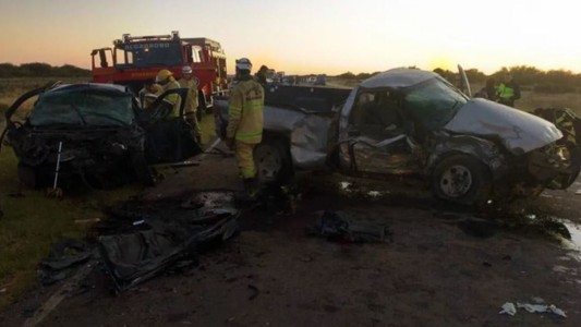 Trágico accidente en la Ruta 22: fallecieron cuatro adultos y tres menores