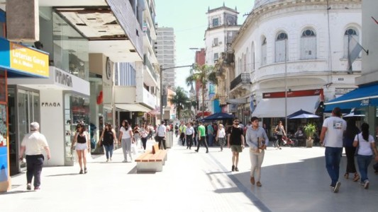 Buena respuesta a la extensión horaria hecha por los comercios de Santa Fe en las fiestas