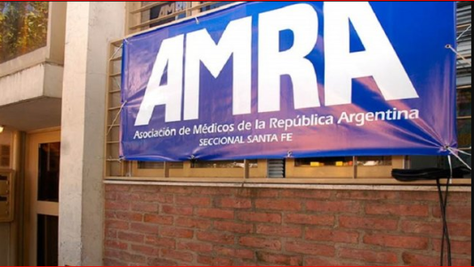 Los médicos nucleados en AMRA harán a partir de hoy retención de crédito laboral