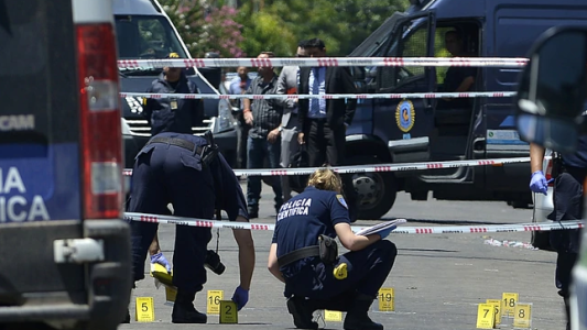 Video impactante: más imágenes del sangriento asalto al banco en el que murió un cajero