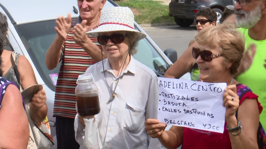 Reclamo de los vecinos de Santo Tomé por la calidad del agua