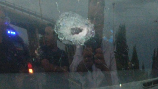 Atacaron a balazos a tres colectivos en la ruta 168