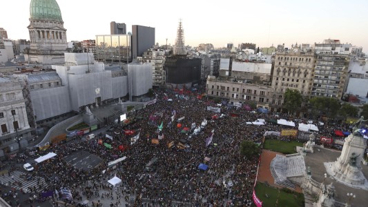 Tras la movilización por el aborto, el Gobierno estudia cambios al proyecto: "No tiene que ser profundizador de la grieta"