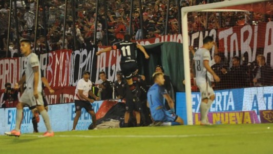 Durísima derrota de Colón en Rosario que lo deja más complicado en el promedio