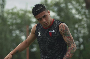 Brian Fernández vuelve a las canchas con la rojinegra