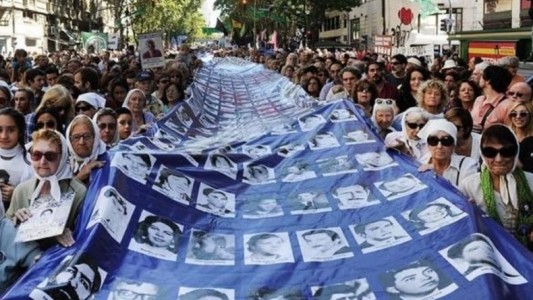 Organismos de Derechos Humanos conmemoran el Día de la Memoria sin marcha y con un "pañuelazo virtual"