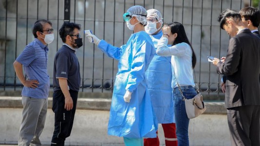 Autoridades sanitarias confirmaron que ya se detecta "transmisión comunitaria" en Capital y Chaco