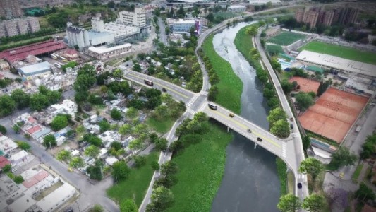 Rescataron a tres nenes que cayeron en un río al intentar evadir un control por la cuarentena