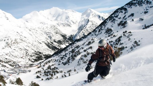 "Hay 2000 argentinos varados por el cierre de la temporada en Andorra"