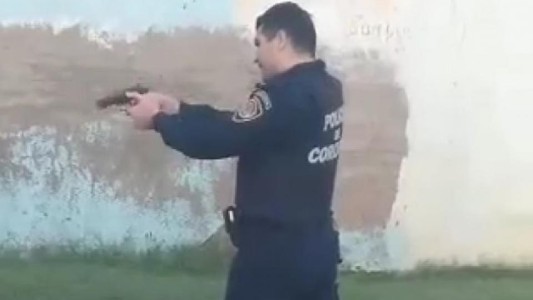 Córdoba: un efectivo disparó por la espalda a un adolescente que violó la cuarentena