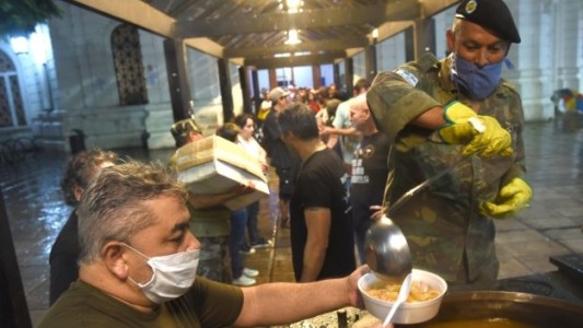 Rosario: veteranos de Malvinas honran su día ayudando en medio de la pandemia