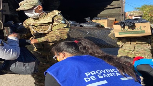 Continúa la entrega de kits alimentarios y de limpieza en las ciudades de Rosario y Santa Fe