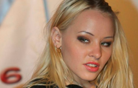 La actriz porno que prometió una noche de sexo a los creadores de la vacuna contra el coronavirus