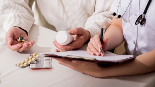 Córdoba: 21 jubilados y 6 empleados de un geriátrico contrajeron coronavirus