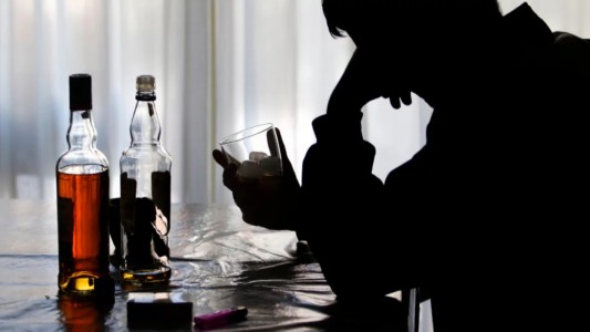 Aislamiento: Defensoría alertó por aumento en consumo de alcohol, tabaco y estupefacientes