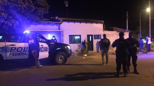 Zapala: 15 jóvenes detenidos por realizar una fiesta en plena cuarentena